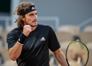 开云平台-英国网球队逆转意大利网球队，西西帕斯送出助攻的简单介绍