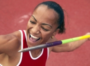 开云体育app-街道轰鸣与政治博弈，当F1引擎声遇见国际风云