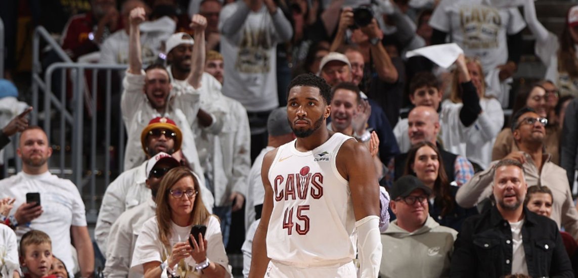 关于澳大利亚男篮逆转勇士,米切尔三分雨点燃全场的信息 关于澳大利亚男篮逆转勇士,米切尔三分雨点燃全场的信息