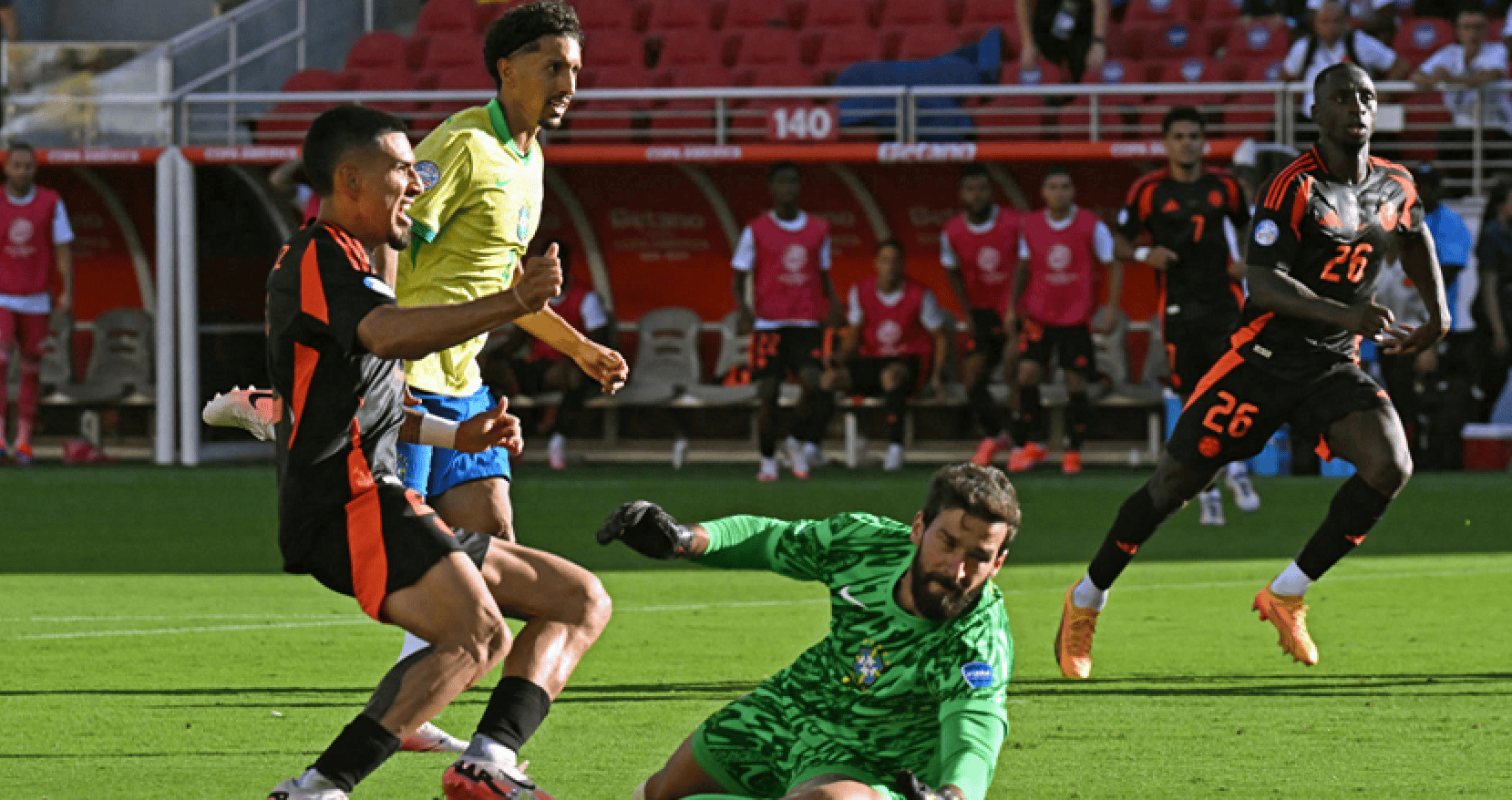 阿根廷翻盘哥伦比亚,范佩西一己之力扛起全队的简单介绍 阿根廷翻盘哥伦比亚,范佩西一己之力扛起全队的简单介绍