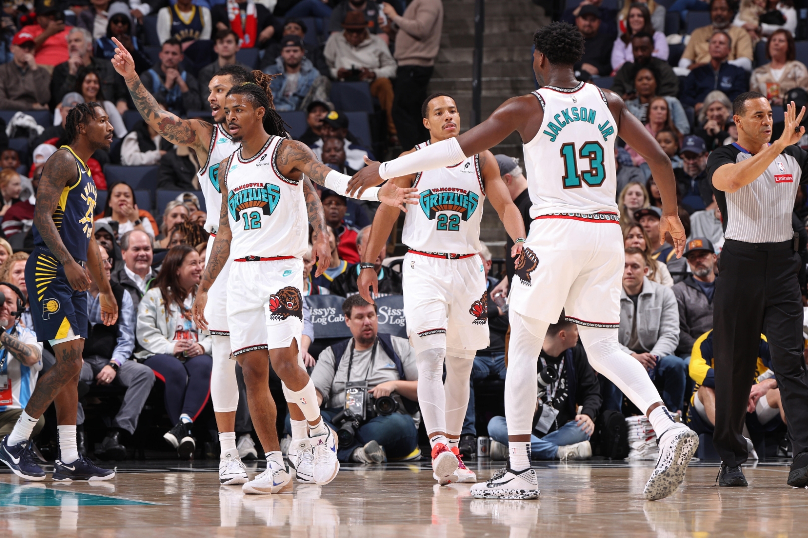 凯尔特人B队鏖战猛龙,浓眉关键制胜 凯尔特人B队鏖战猛龙,浓眉关键制胜