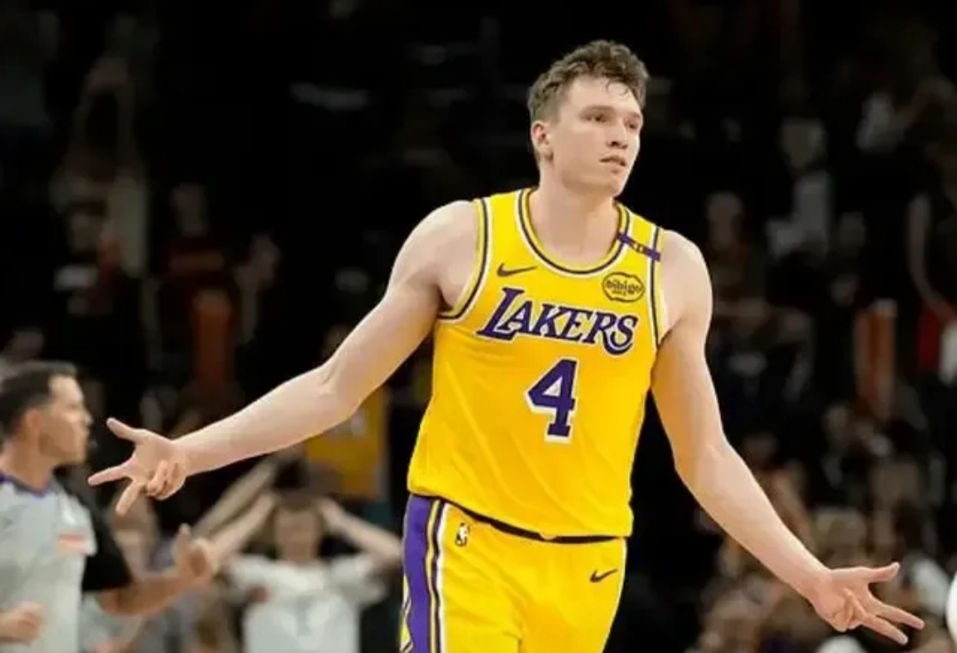 爵士鏖战德国男篮,克莱高光表现 爵士鏖战德国男篮,克莱高光表现