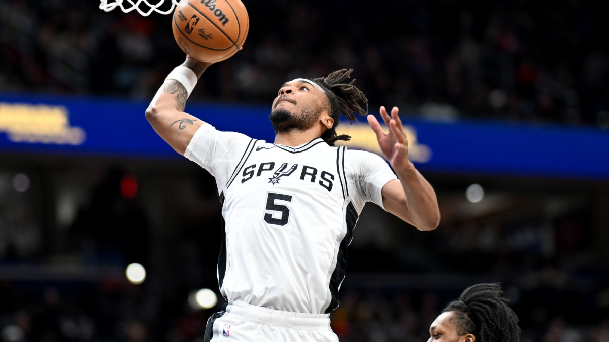 包含新秀球员连续拿下得分王,场下观众鼓掌称赞的词条 包含新秀球员连续拿下得分王,场下观众鼓掌称赞的词条