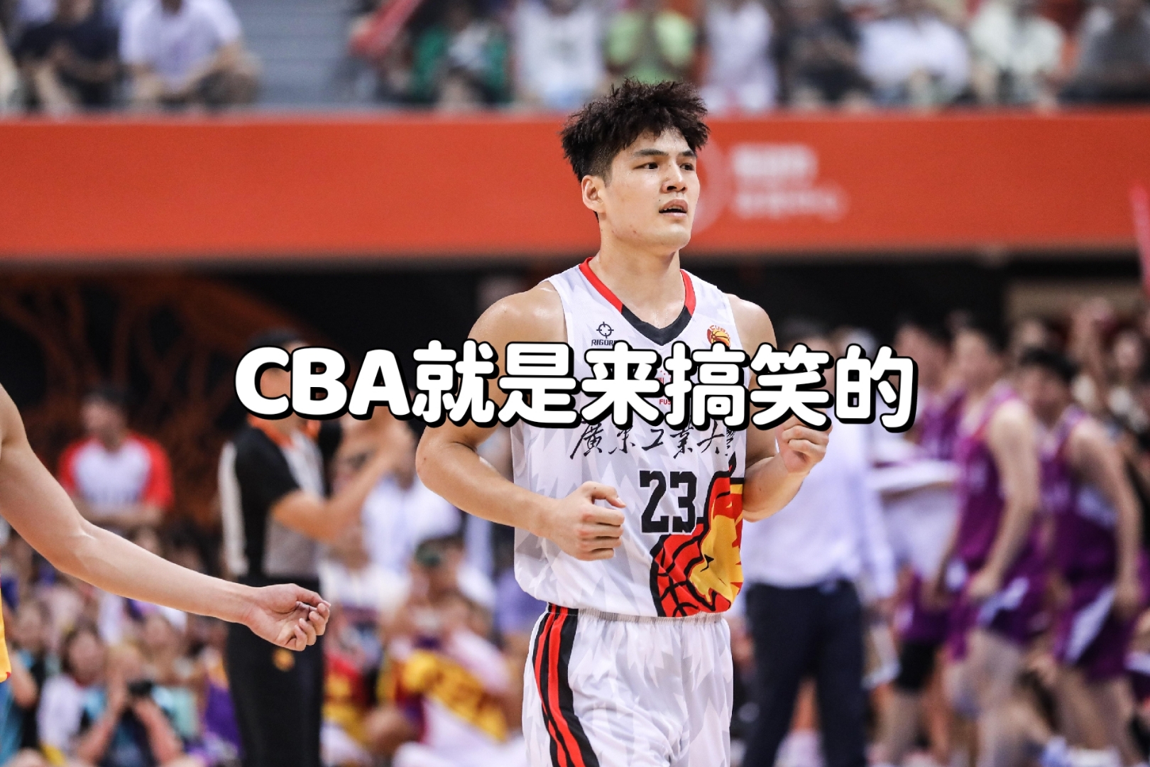 关于篮球赛场明星球员获赞助品牌的信息 关于篮球赛场明星球员获赞助品牌的信息