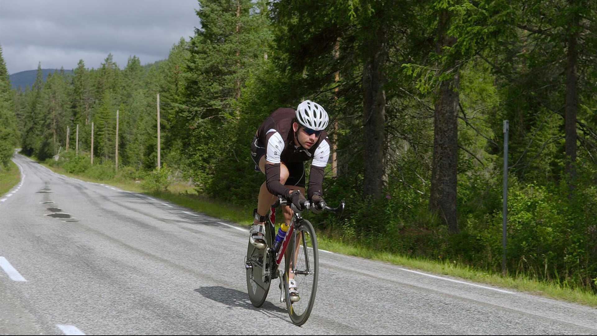 米切尔独舞明尼苏达之夜,森林狼撕裂湖人防线锁定胜局