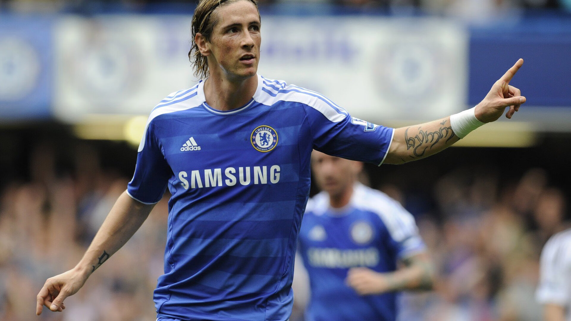 新王当立，皮亚斯特里独木擎天，雷诺车队强势碾压阿斯顿马丁